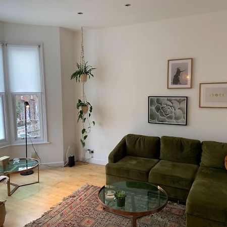 Lovely Spacious 1-Bedroom Flat In Tufnell Park Close To Central London Exterior foto
