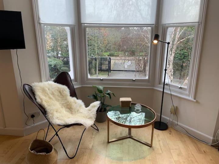 Lovely Spacious 1-Bedroom Flat In Tufnell Park Close To Central London Exterior foto